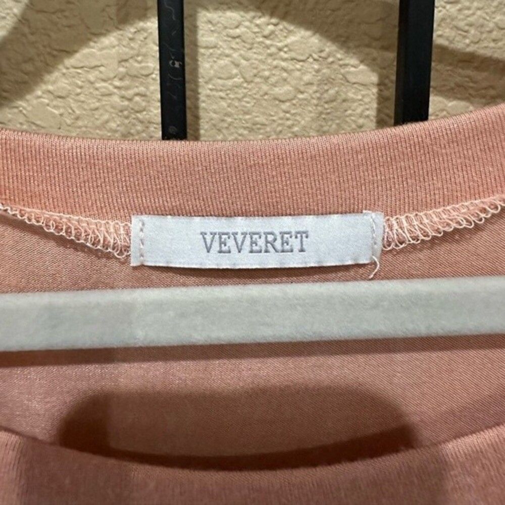 Veveret Women’s top - Picture 4 of 4